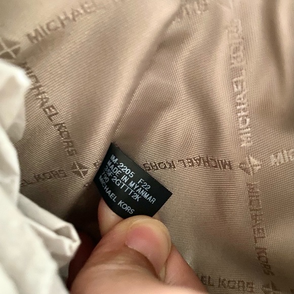 Michael Kors Jet Set Metallic Logo Chain Tote Bag - Picture 8 of 8